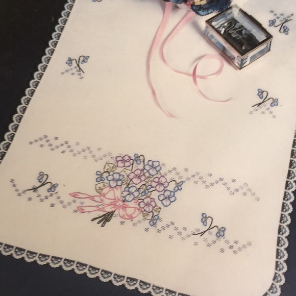 NEW Bucilla Special Edition Dresser Scarf Stamped Embroidery Kit Violet Bloom - Picture 2 of 6